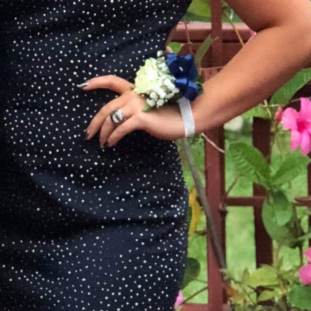 Dress - Picture 2 of 3